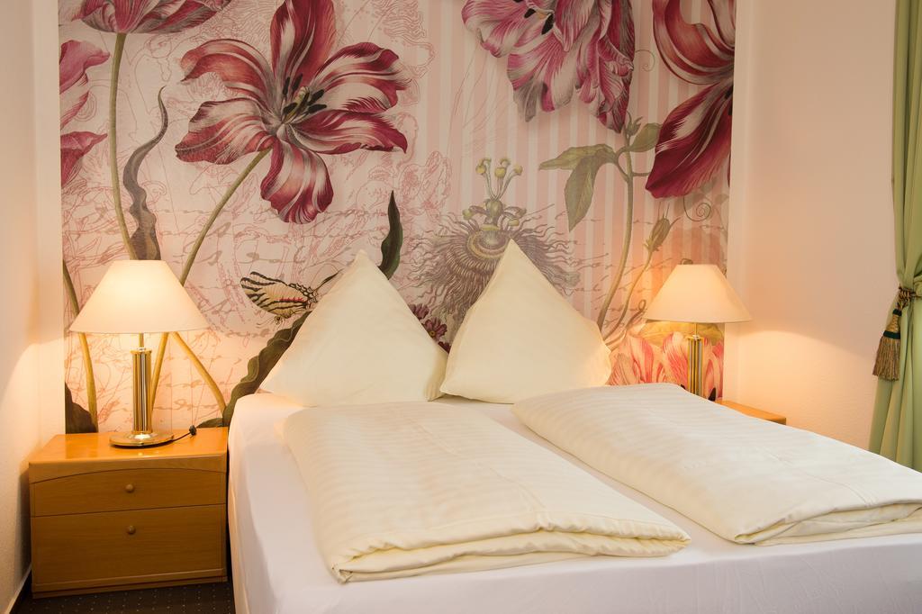 Hotel Leo Muehlhausen Экстерьер фото