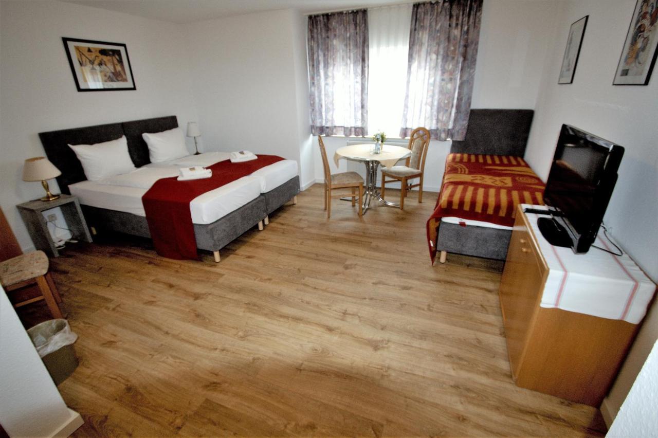 Hotel Leo Muehlhausen Экстерьер фото