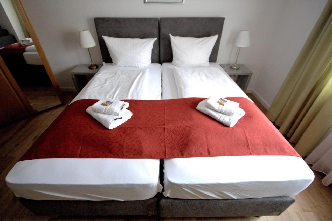 Hotel Leo Muehlhausen Экстерьер фото